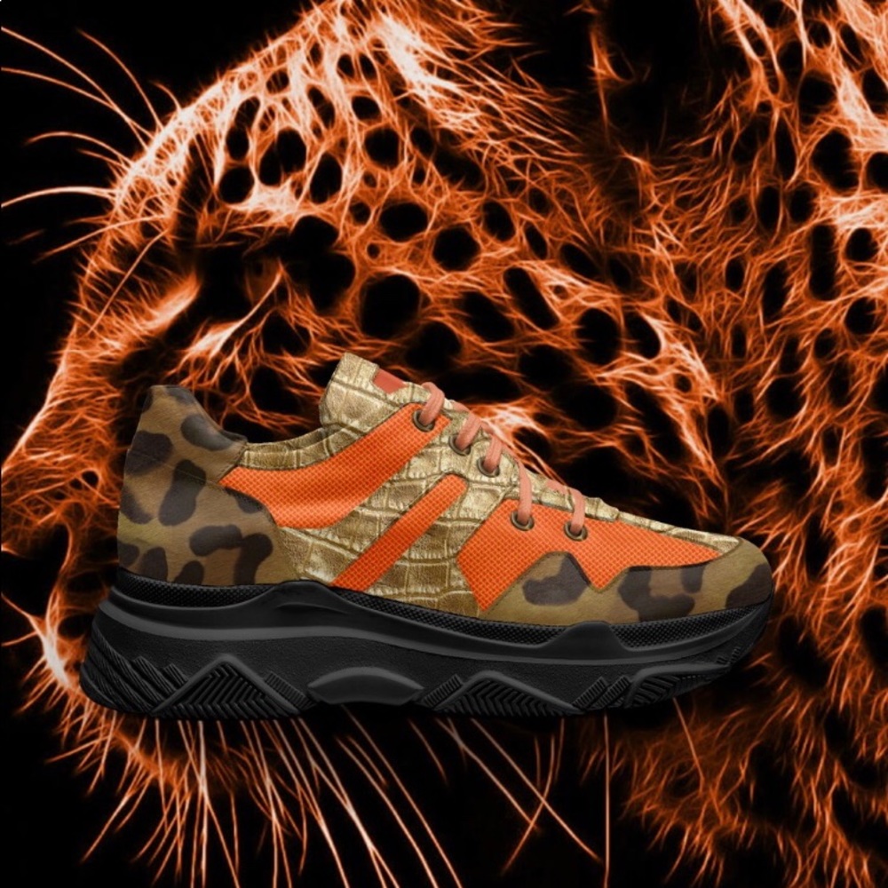 Low cut sneaker by Twisted1eez